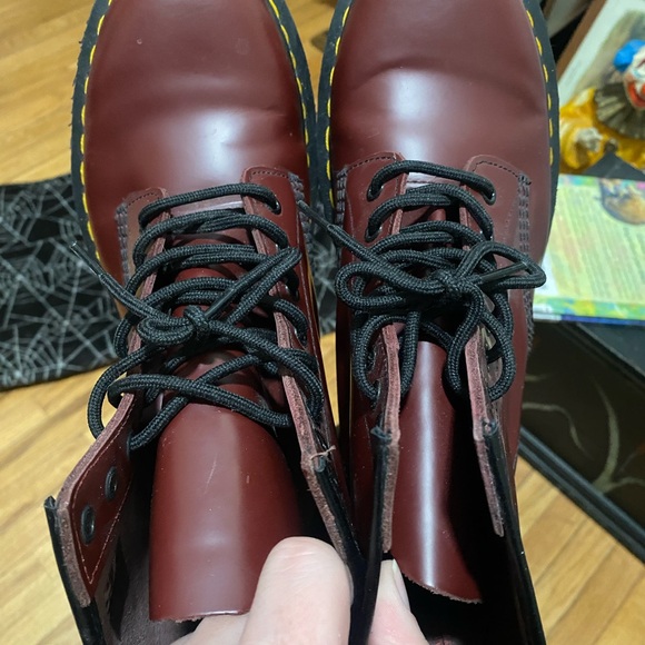 Dr. Martens 1460 SMOOTH LEATHER LACE UP BOOTS in “Cherry Red” - Picture 4 of 8